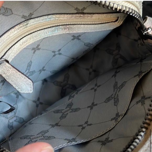 Aimee Kestenberg Canteen Style Leather Crossbody Bag - Picture 10 of 11